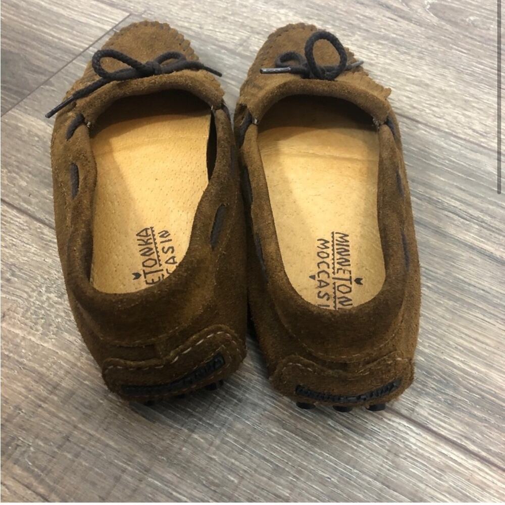 Minnetonka brown Moccasin Fringe Slip-on shoes - Picture 3 of 5